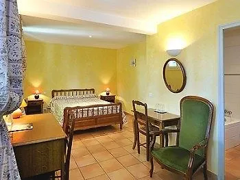 Logis De L'etang Hotel Cucuron