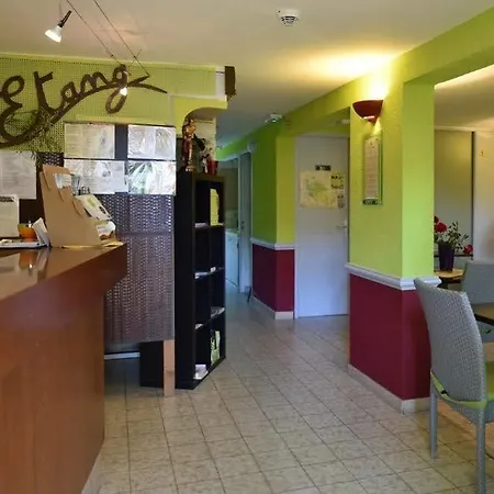 Logis De L'etang 2*